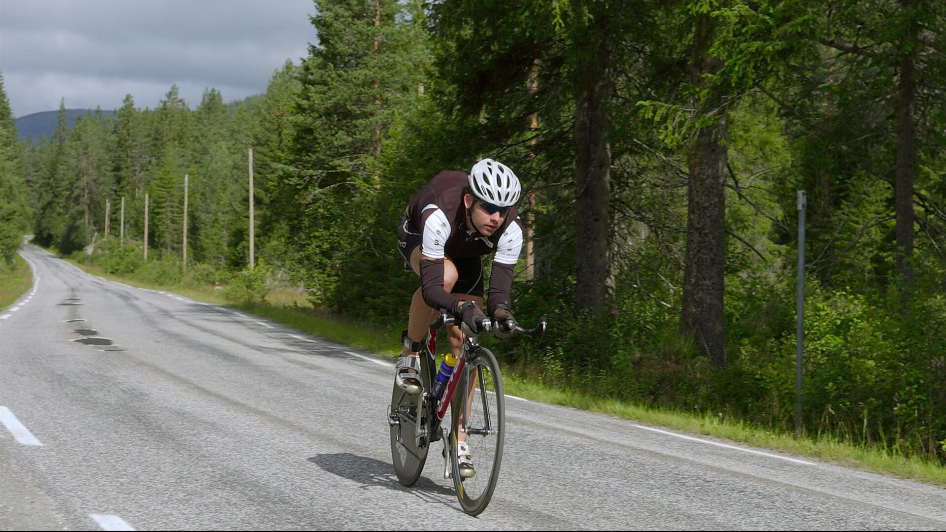 《ApexLegends》冰封战场新地图正式上线引领冬季战术新潮流