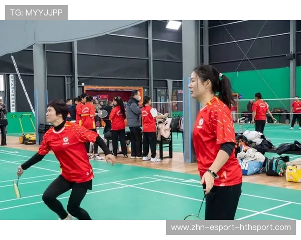 完美杯山东羽毛球赛高潮不断，高手对决激烈